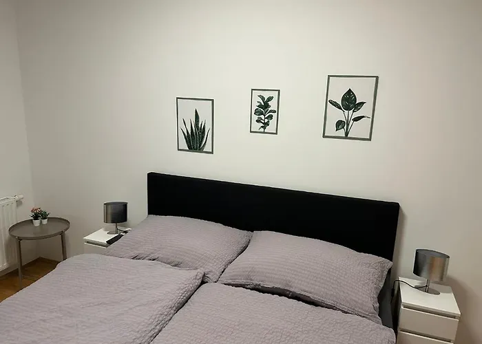 Paky 00322 * Bruck an der Leitha